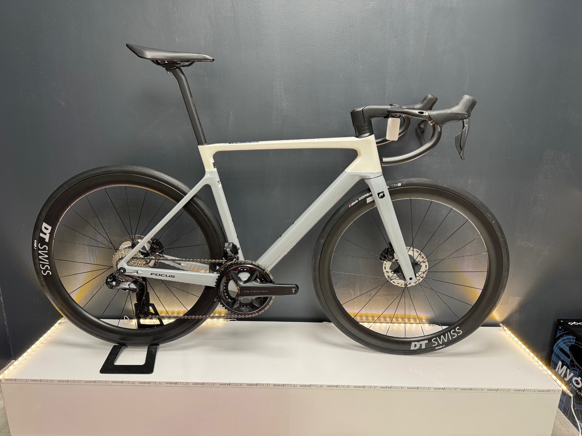 NOUVEAU FOCUS IZALCO MAX 9.8 Madein CyclesMadein Cycles
